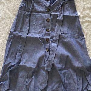 Large, Juniors Blue lined button down skirt
